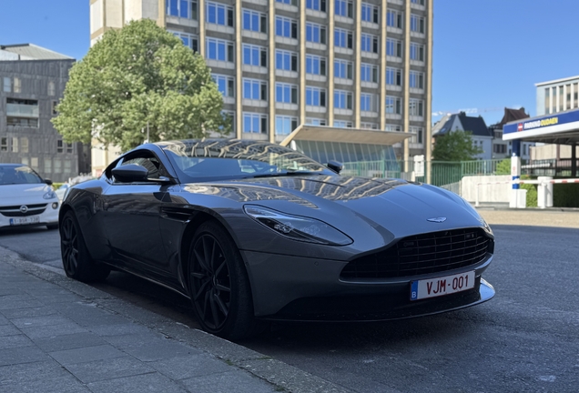 Aston Martin DB11