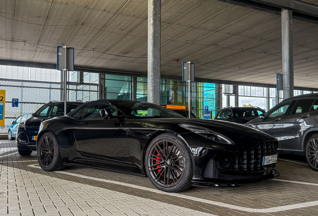 Aston Martin DB12 Volante