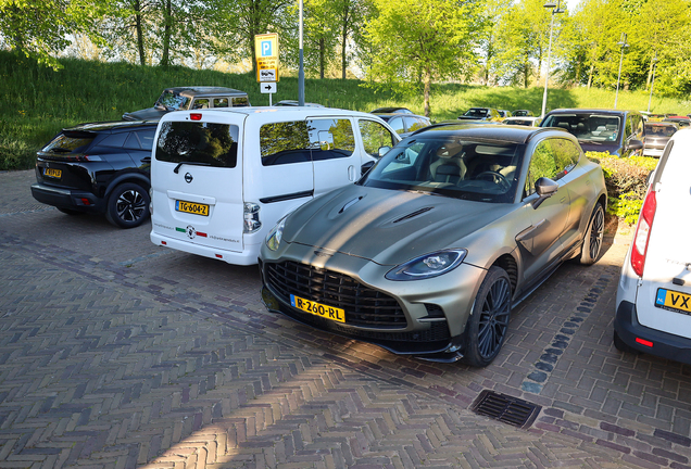 Aston Martin DBX707