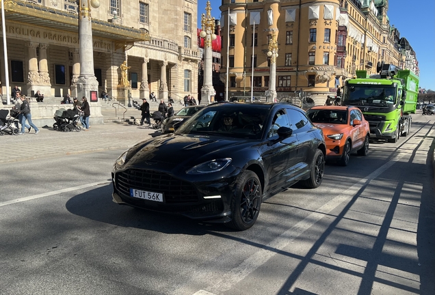 Aston Martin DBX707
