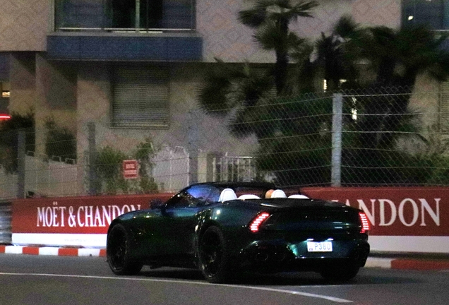 Aston Martin Vanquish Volante 2025