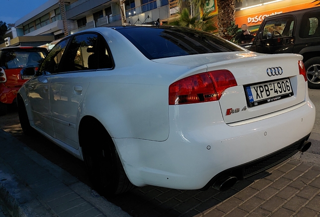 Audi RS4 Sedan