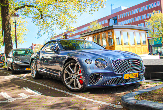 Bentley Continental GTC V8 2020