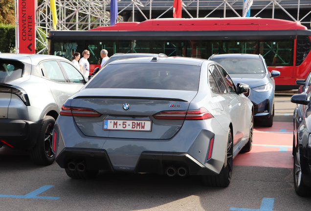 BMW M5 G90
