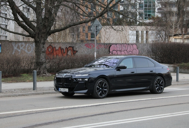BMW M760e xDrive