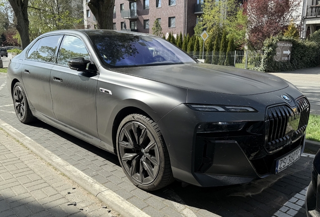BMW M760e xDrive