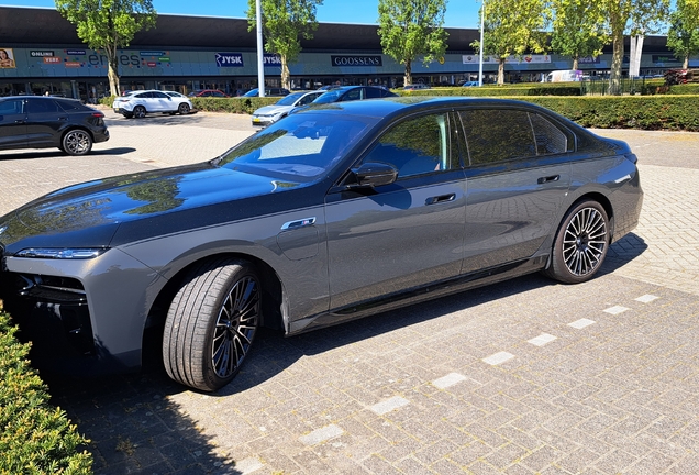 BMW M760e xDrive