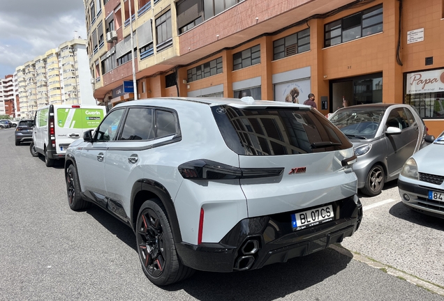 BMW XM G09 Label Red