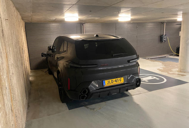 BMW XM G09 Label Red