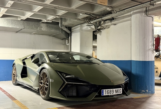 Lamborghini Revuelto