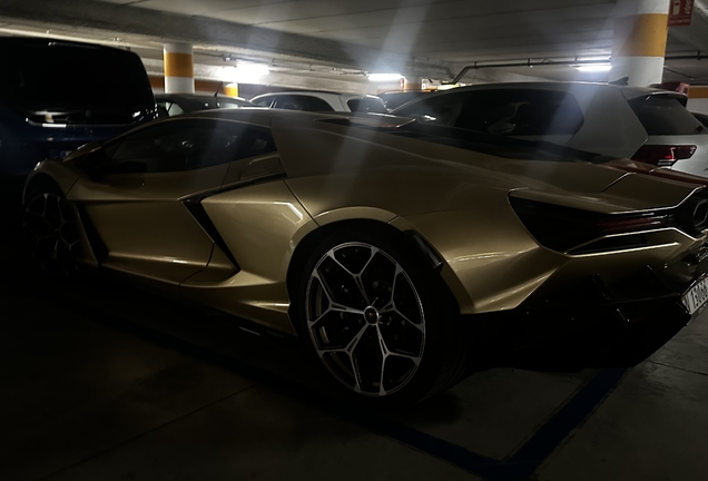Lamborghini Revuelto