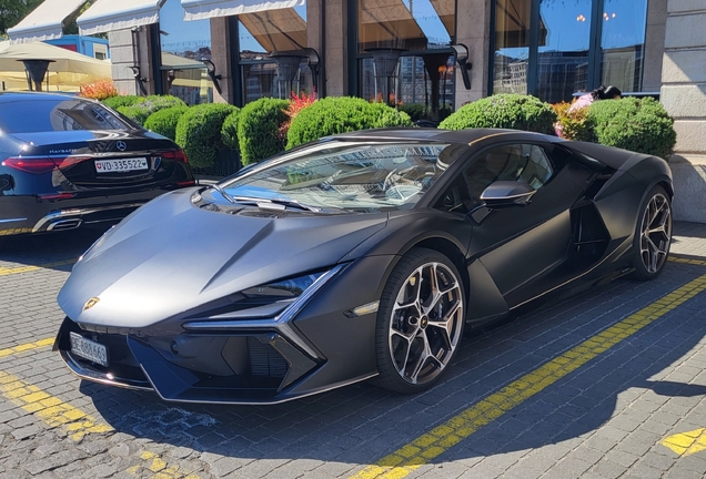 Lamborghini Revuelto