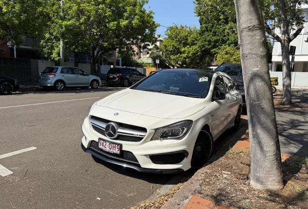 Mercedes-AMG CLA 45 Shooting Brake X117