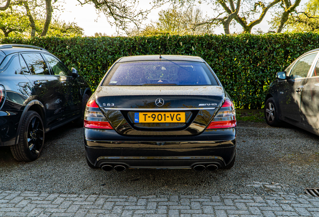 Mercedes-Benz S 63 AMG W221
