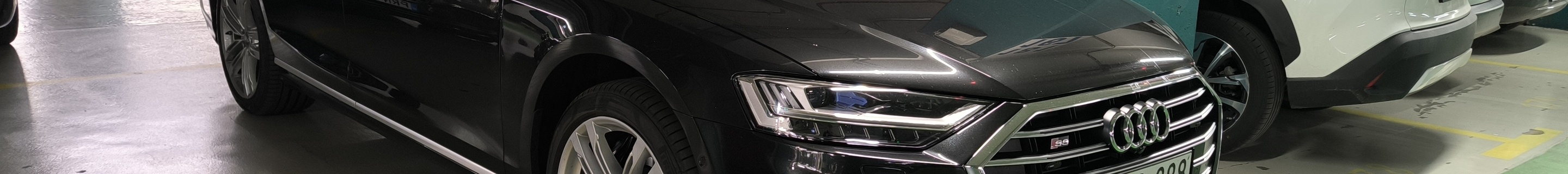 Audi S8 D5