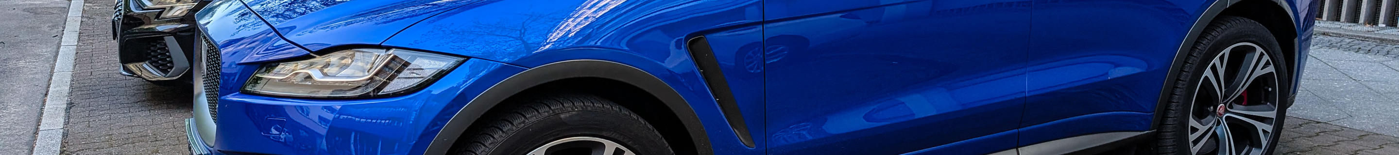 Jaguar F-PACE SVR