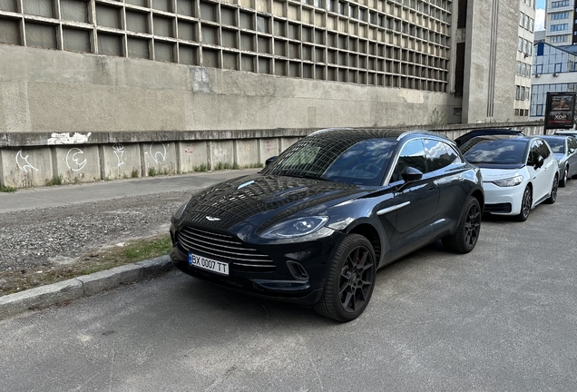 Aston Martin DBX