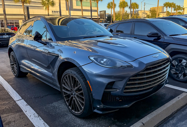 Aston Martin DBX707