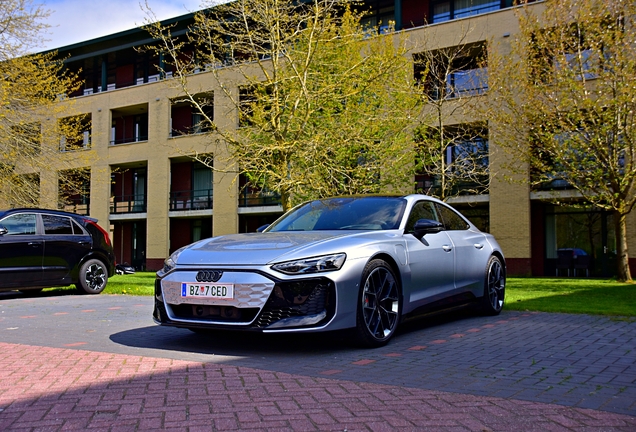 Audi RS E-Tron GT 2025