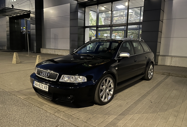 Audi RS4 Avant B5