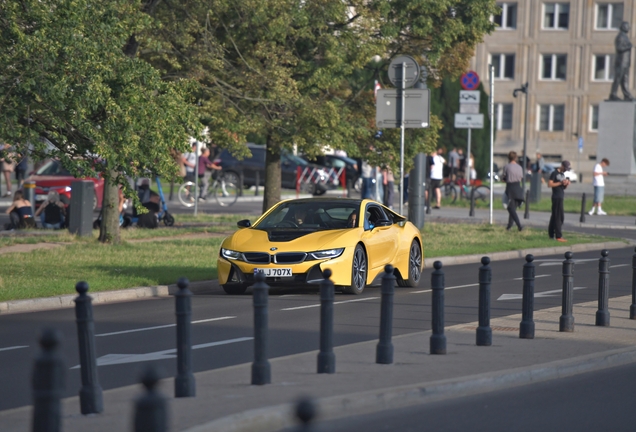BMW i8