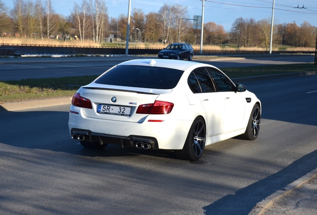 BMW M5 F10 2011