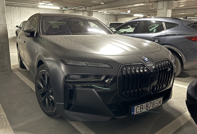 BMW M760e xDrive