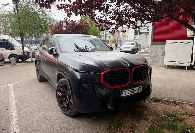BMW XM G09 Label Red