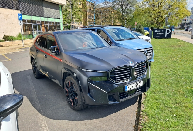 BMW XM G09 Label Red