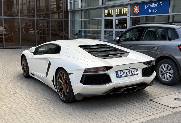 Lamborghini Aventador LP700-4