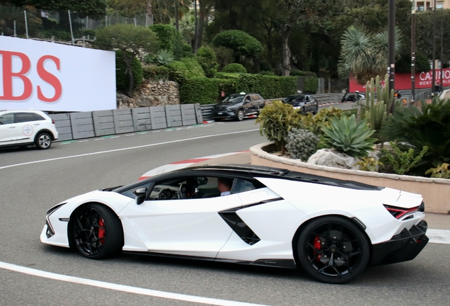 Lamborghini Revuelto