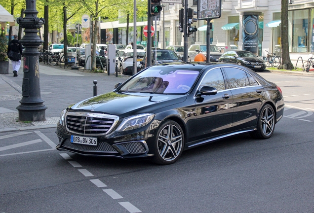 Mercedes-Benz S 65 AMG V222