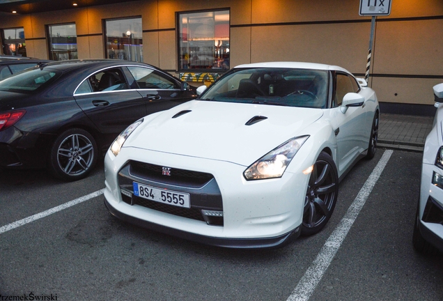 Nissan GT-R 2011