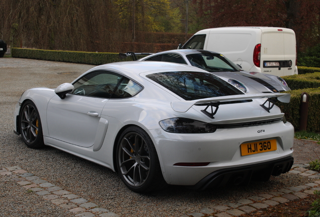 Porsche 718 Cayman GT4