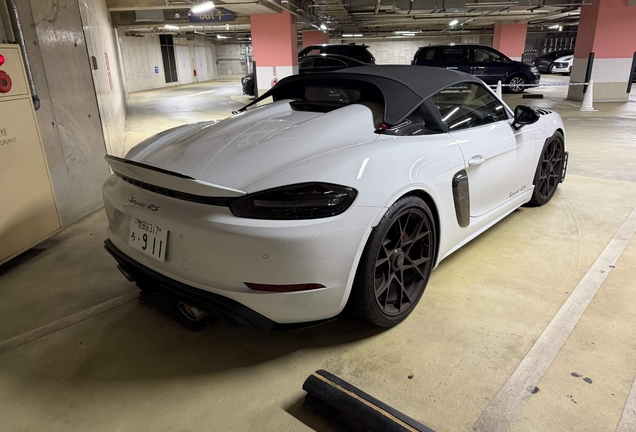 Porsche 718 Spyder RS Weissach Package