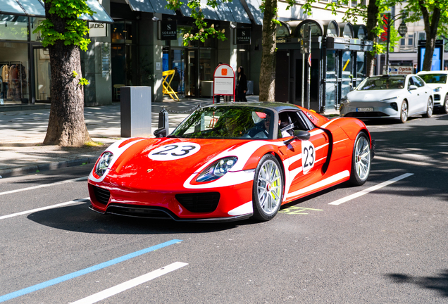 Porsche 918 Spyder Weissach Package