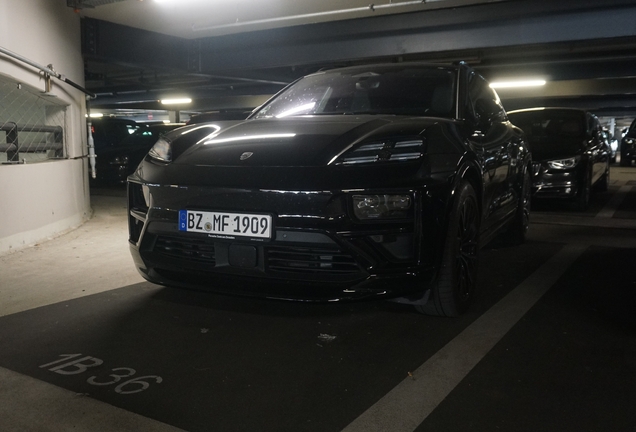 Porsche Macan EV Turbo