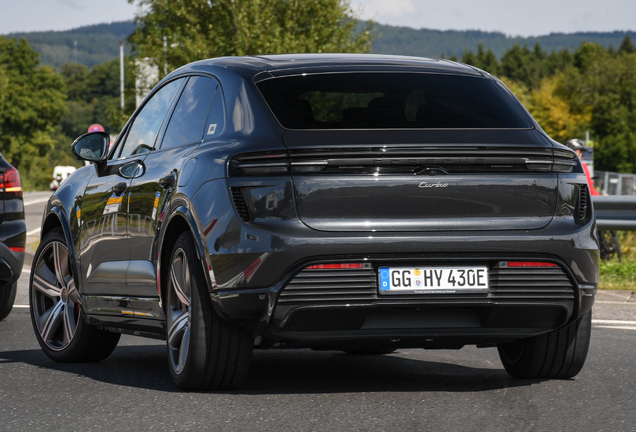 Porsche Macan EV Turbo
