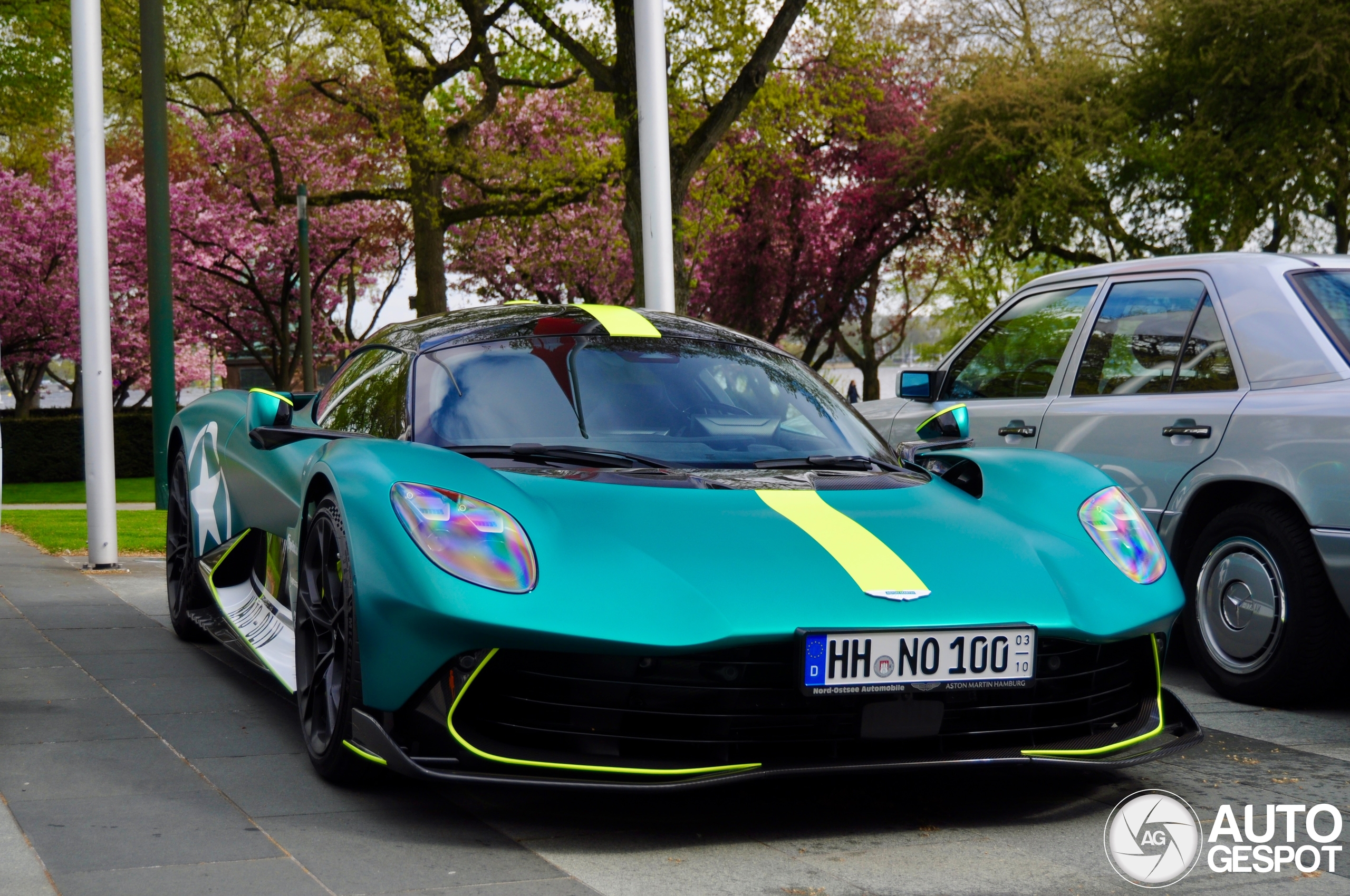 Aston Martin Valhalla