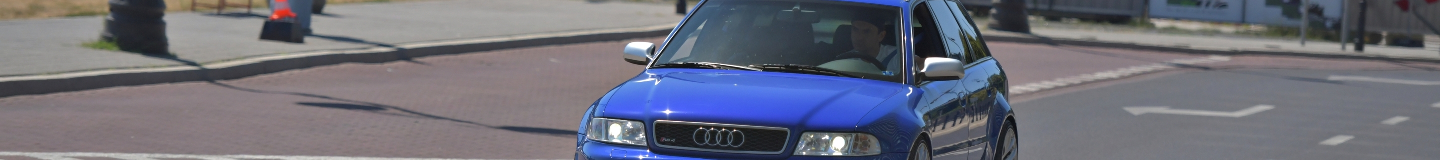 Audi RS4 Avant B5