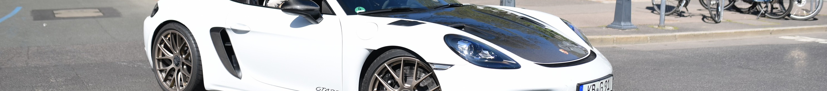 Porsche 718 Cayman GT4 RS Weissach Package