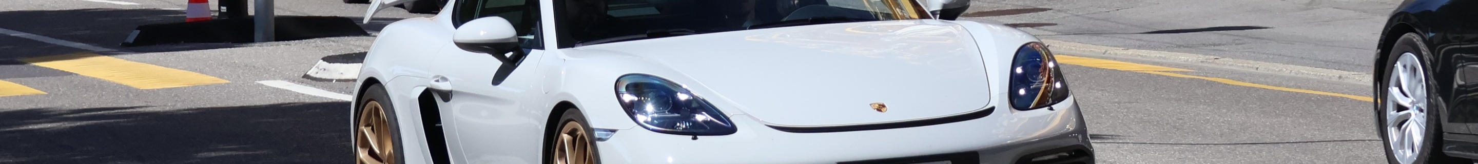 Porsche 718 Cayman GT4
