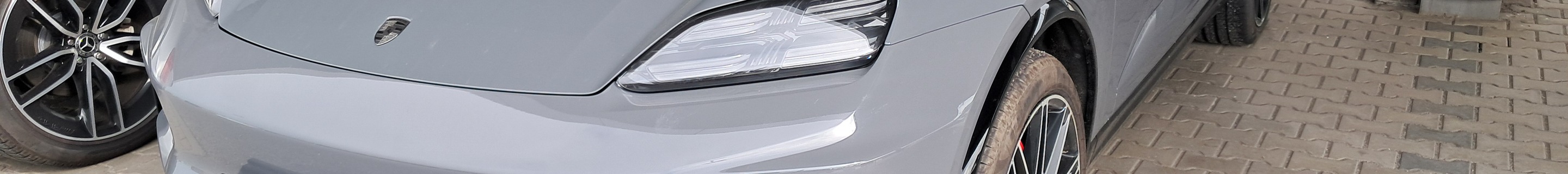 Porsche Macan EV Turbo