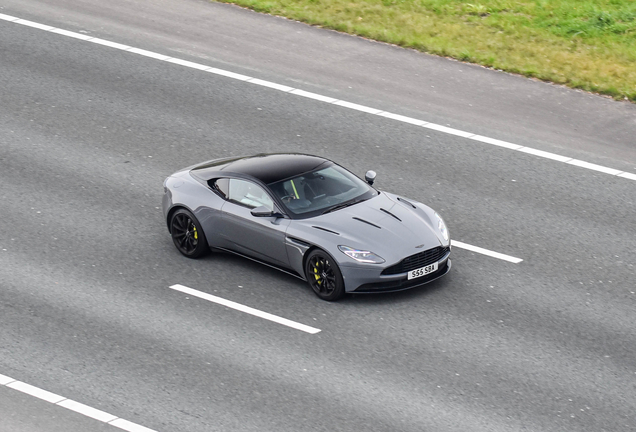 Aston Martin DB11 AMR