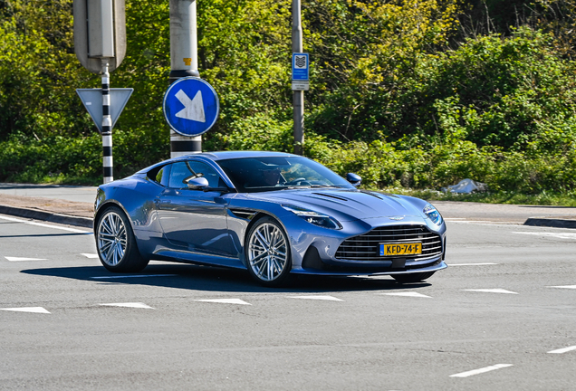 Aston Martin DB12