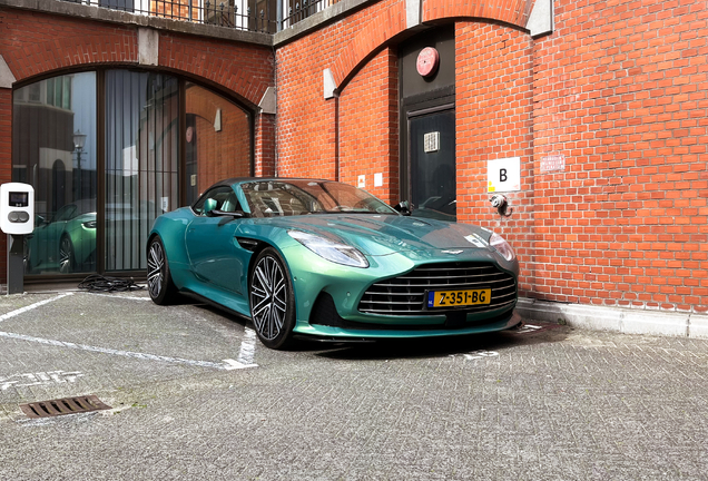 Aston Martin DB12 Volante