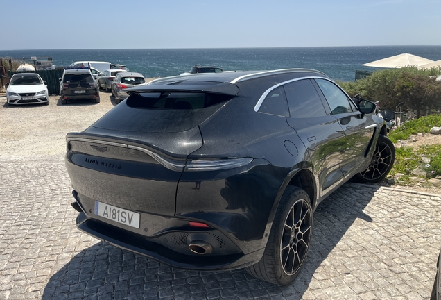 Aston Martin DBX