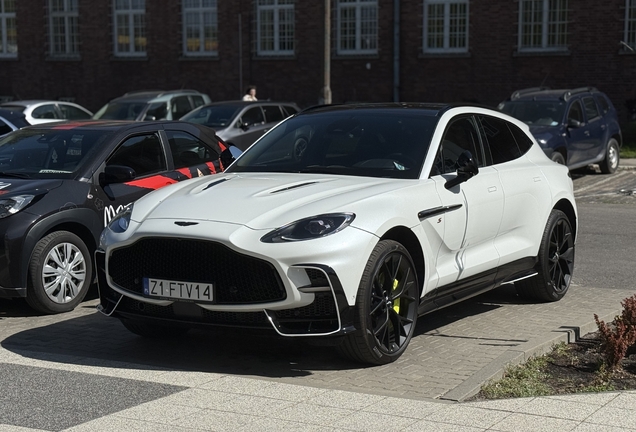 Aston Martin DBX S