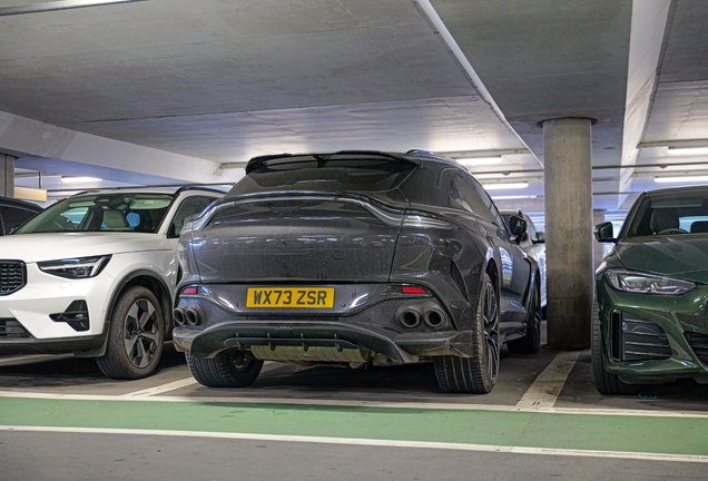 Aston Martin DBX707