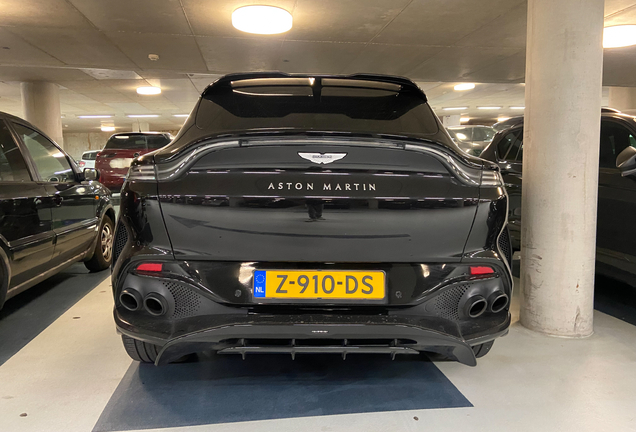 Aston Martin DBX707